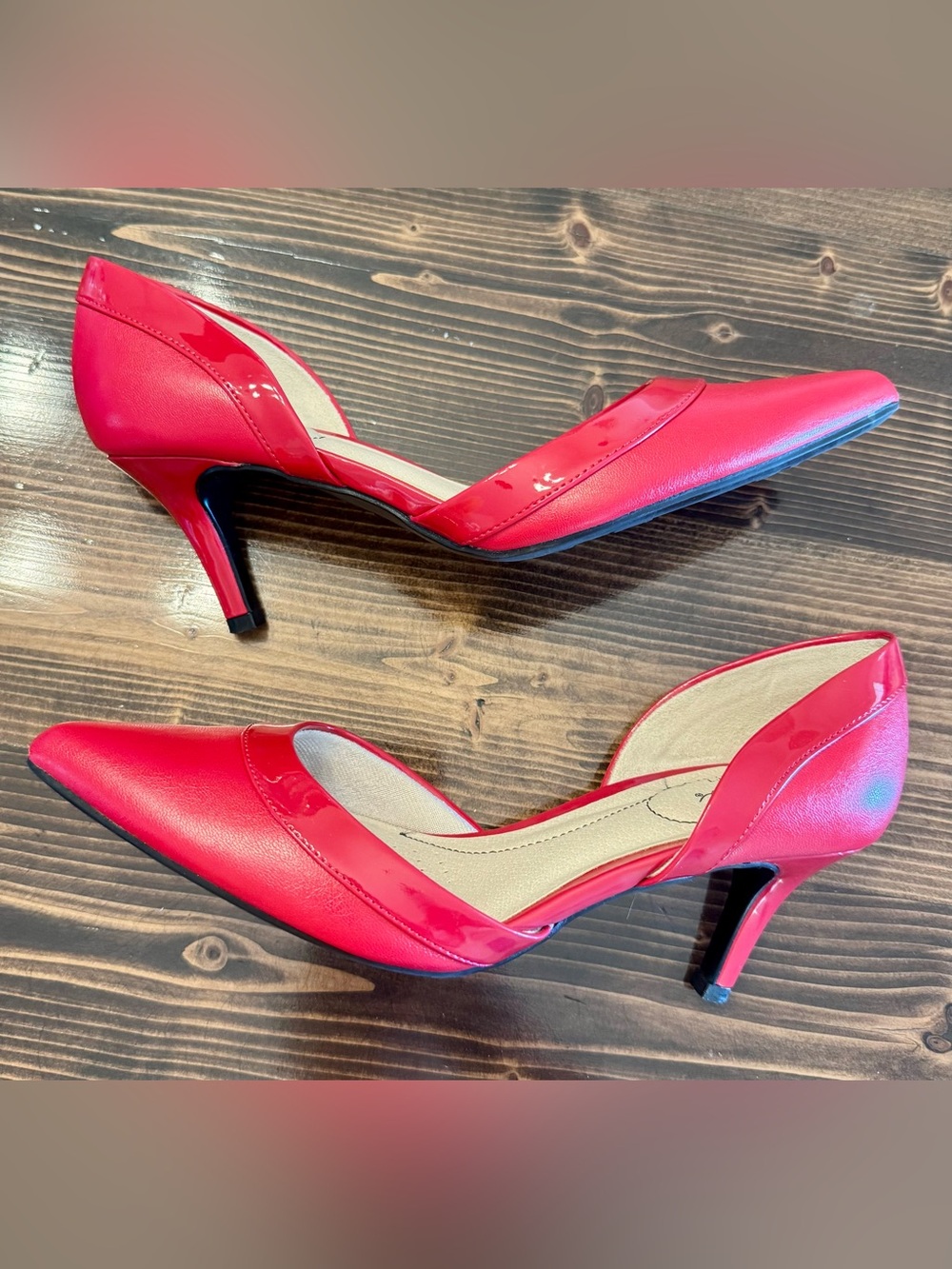 Life Stride Saldana Red Pointed D'Orsay Mid-Heel Pumps Size 6.5